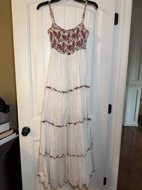 Vintage Urban Normad Floral Bodice White Maxi Dress with Spaghetti Straps